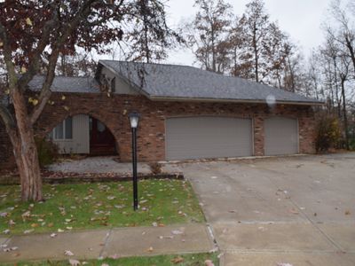 19704 Misty Lake Dr, Strongsville, OH, 44136