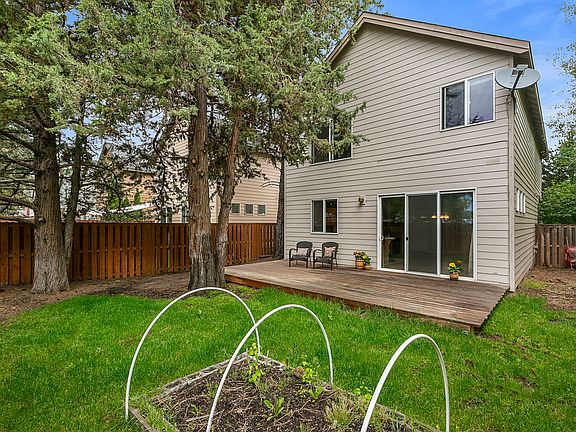 5th image of 19585 Salmonberry Ct