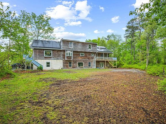 5th image of 340 Chestnut Neck Rd