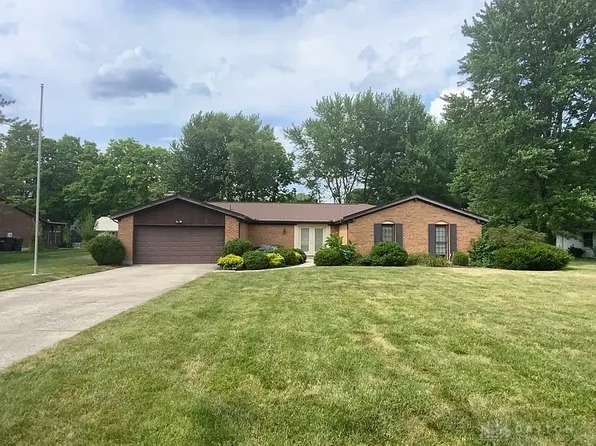 1725 Greenbriar Dr, Troy, OH 45373