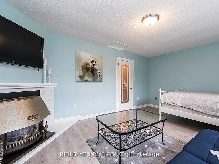 376 Kelly Cres #MAIN — Photo 18