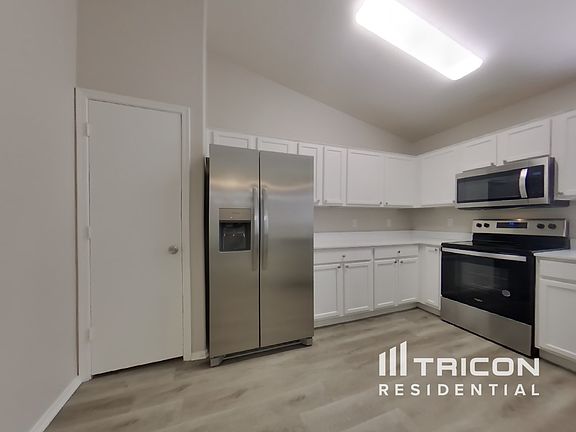 5th image of 13261 W Paradise Ln
