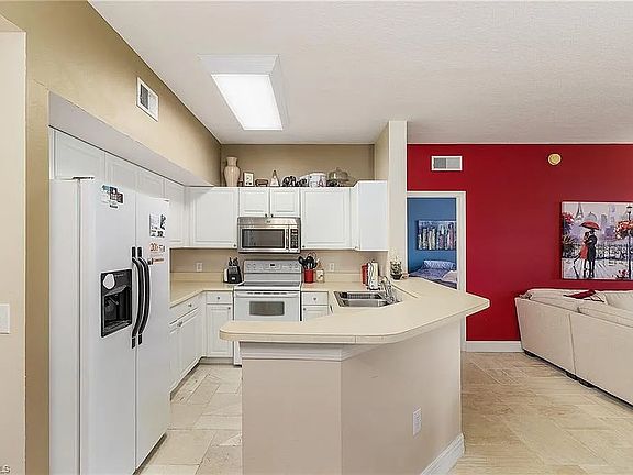 2nd image of 15630 Ocean Walk Cir APT 304
