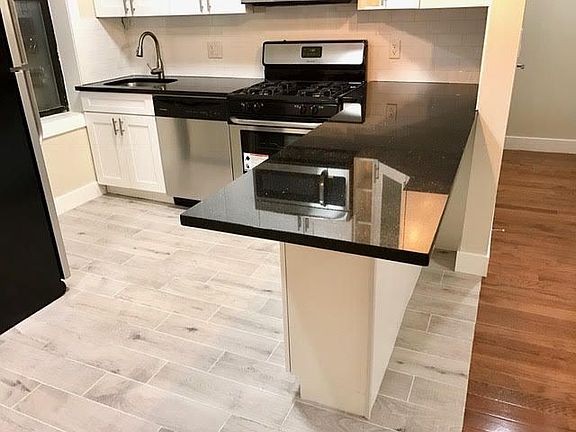 2nd image of 3116 32nd St APT 2D