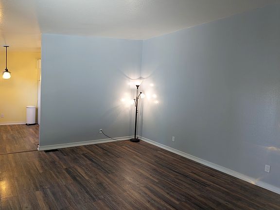 3rd image of 718 Pueblo Ave APT 1
