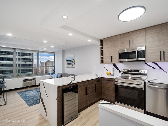 4th image of 3550 N Lake Shore Dr APT 1725