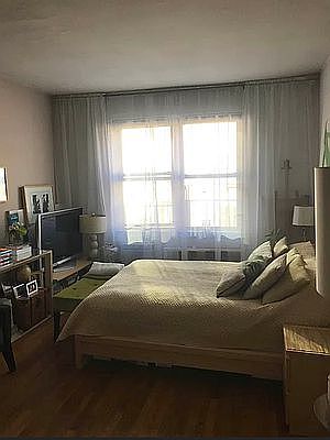 3rd image of 310 E 90th St APT 2B