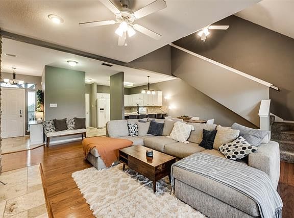 5th image of 27100 Meadowmore Ct