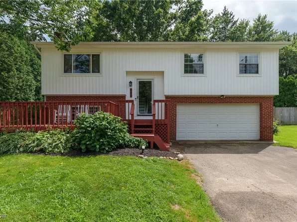 840 Zeletta Dr, Akron, OH 44319