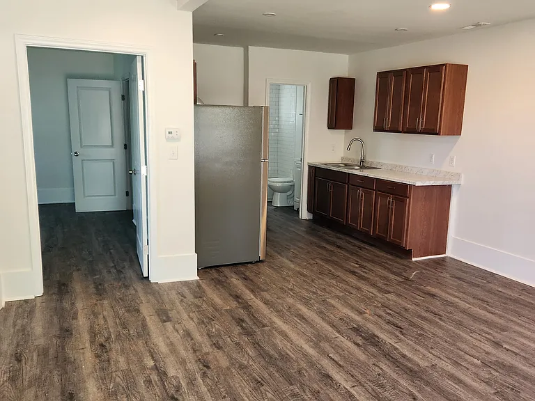 1 Evelyn Ave #1 — Photo 2