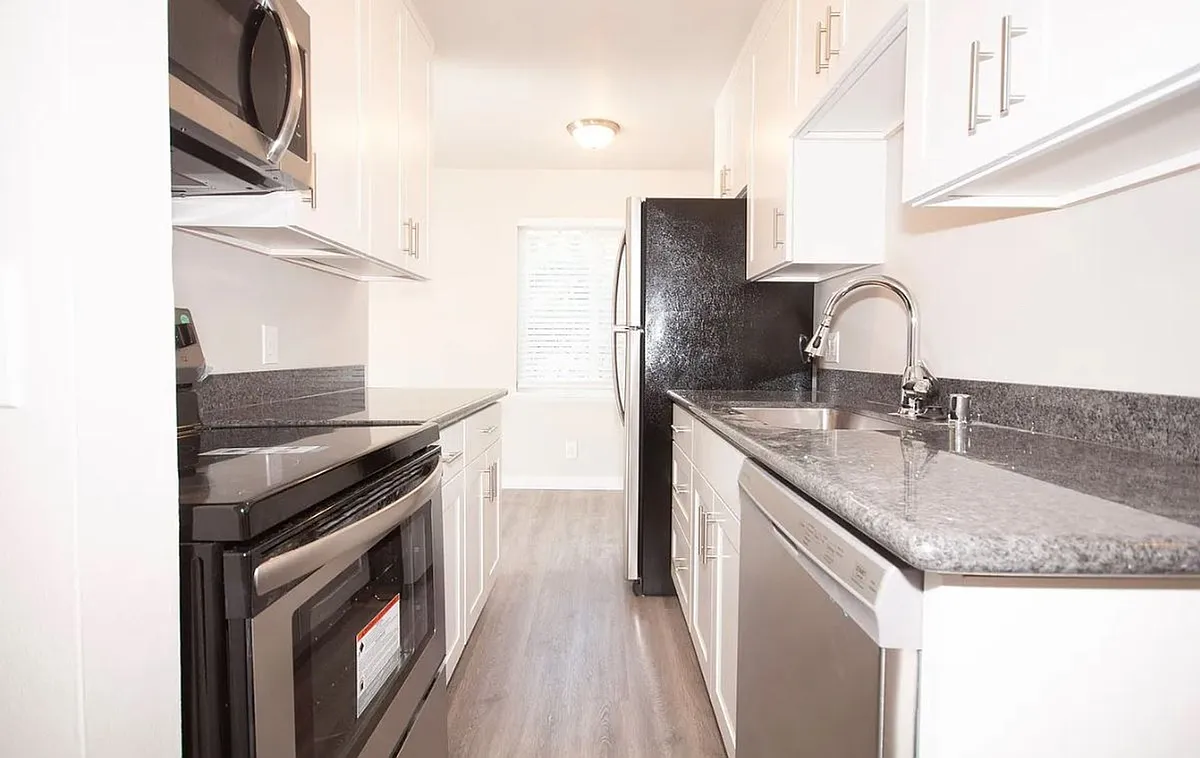 Building Photo - Jennifer Ryan Apartments