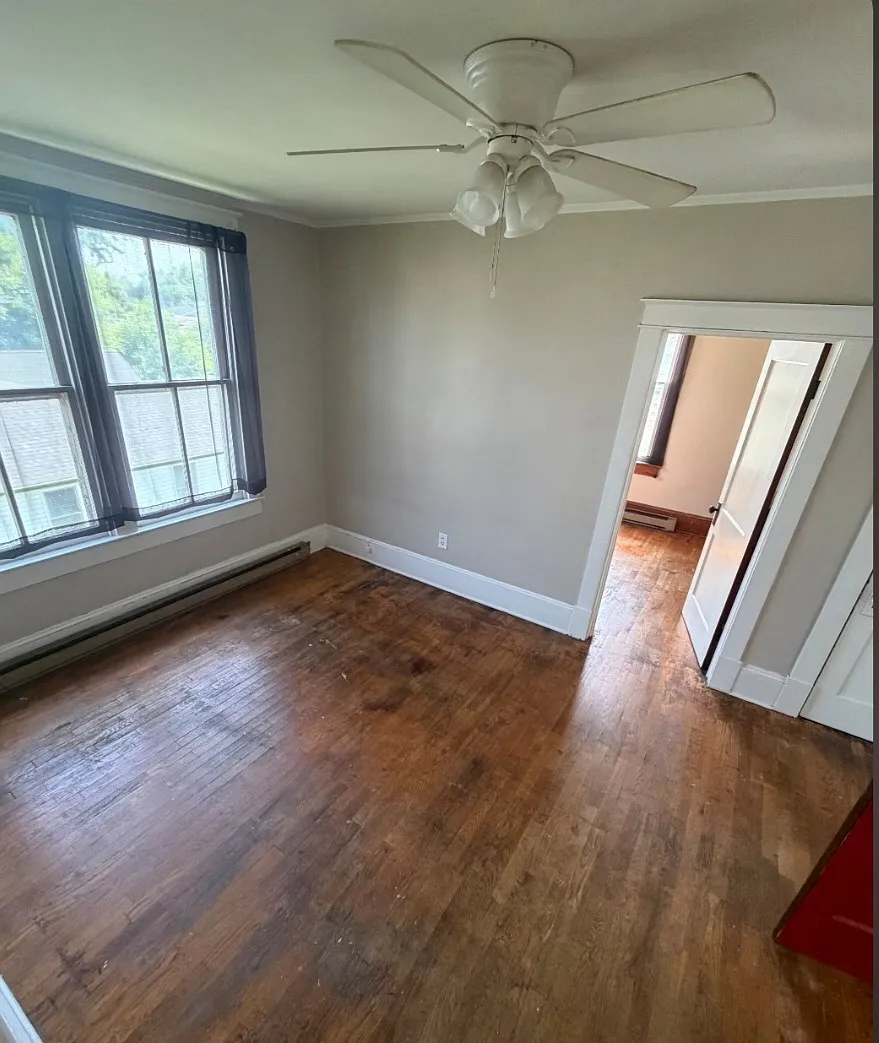 1 bed, 900 sqft, $1,200 — Photo 4