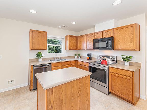 5th image of 106 Crawley Ct