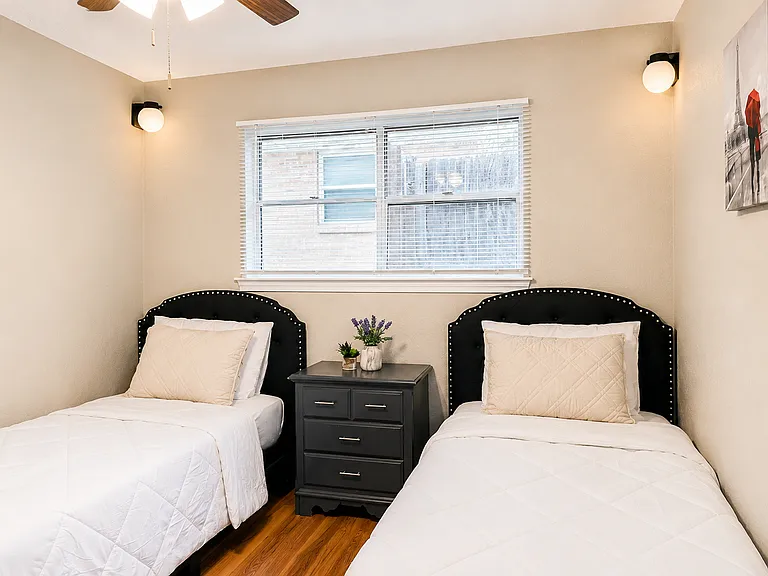 1607 Sagebrush Trl — Photo 5
