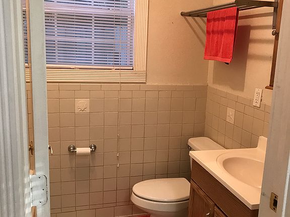 5th image of 2423 Park St APT A