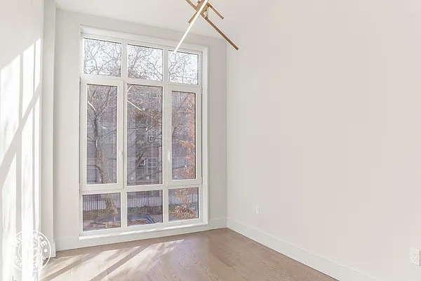 Rented by MySpaceNYC | media 44