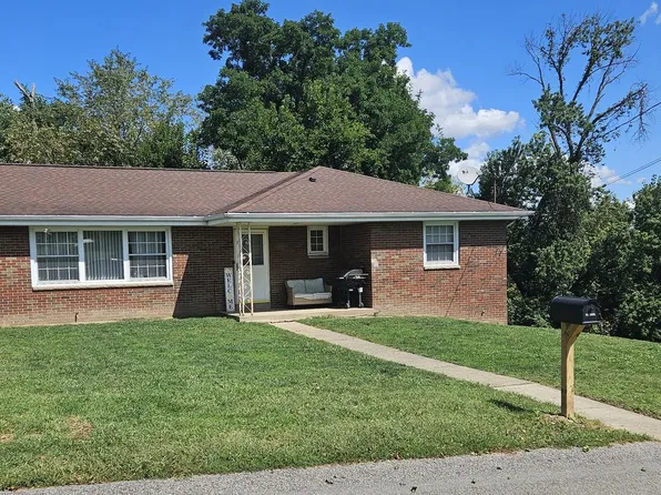 228 Walnut St, Houston, PA 15342