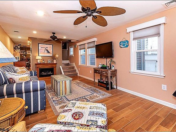 3rd image of 1107 West Ave #0