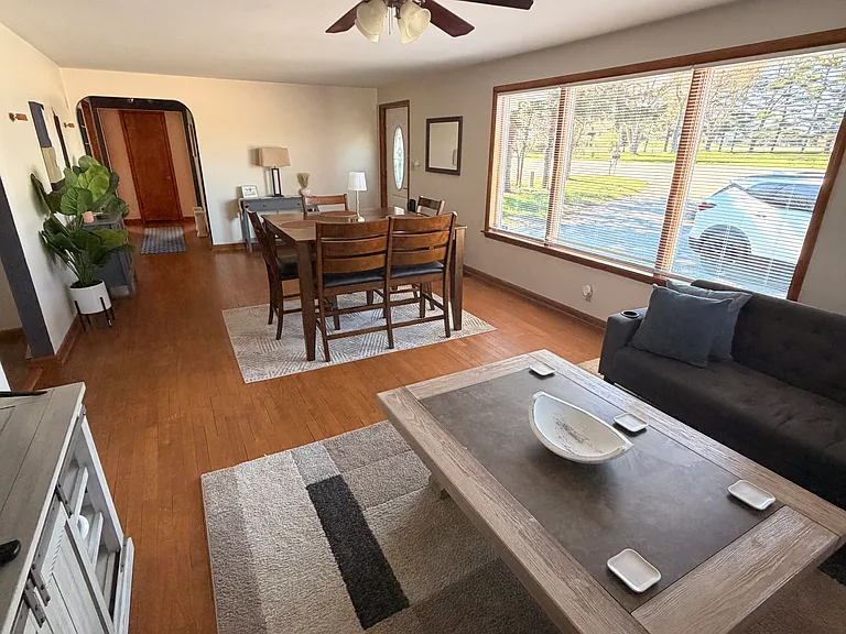 1519 W US Highway 10 — Photo 3