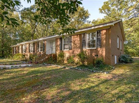 3rd image of 4045 Mayberry Ln