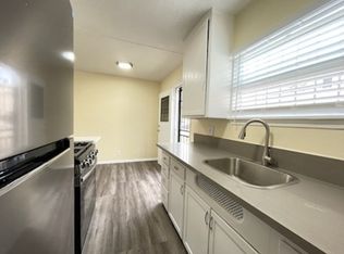 1344 W 94th St, Los Angeles, CA 90044