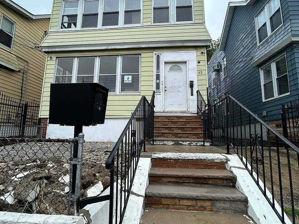 43 Norwood Ave #2