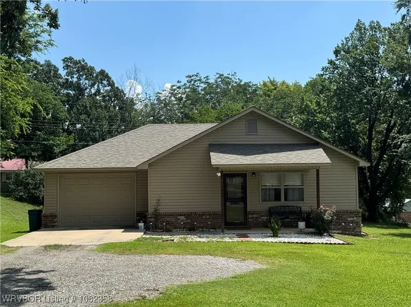 100 Todd St, Poteau, OK 74953