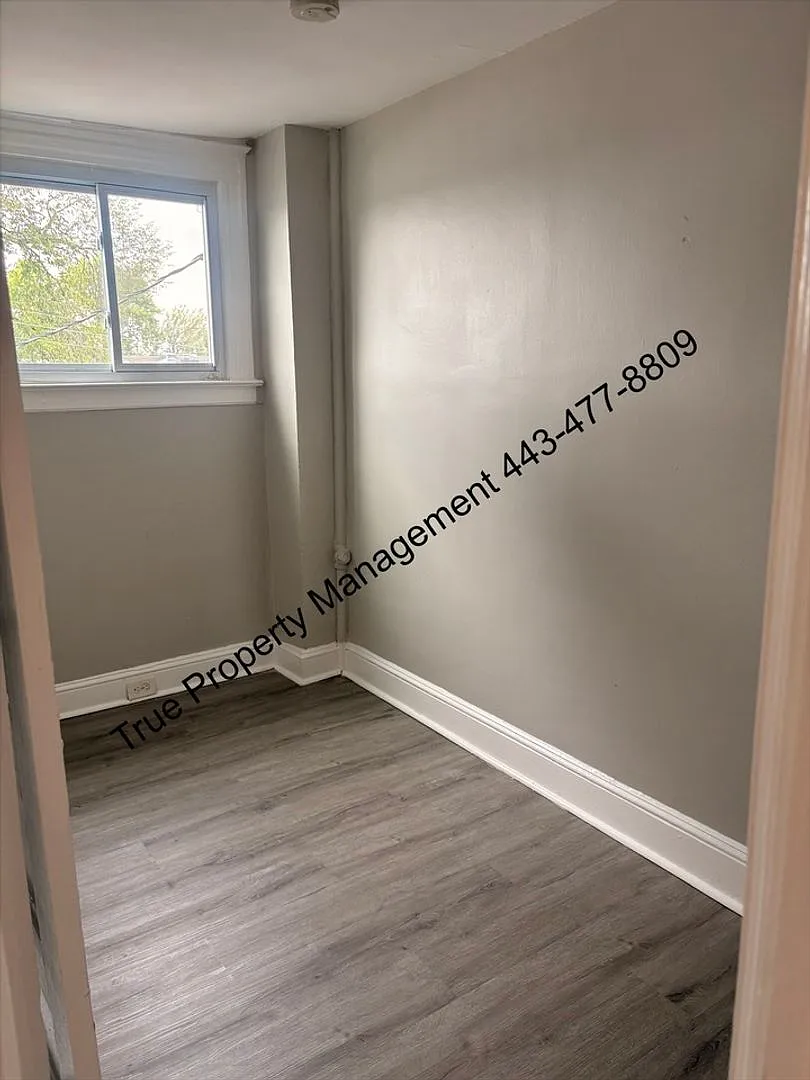 Spacious 3-Bedroom Baltimore Rowhome with In-Unit Laundry $1,500/Month! — Photo 3