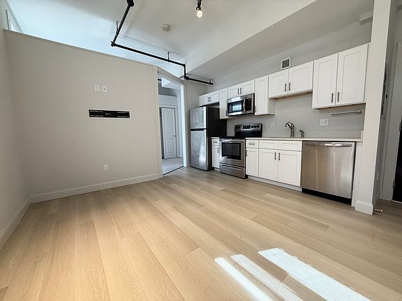 2nd image of 105 William St #304