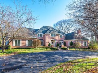 1550 Greenway Ter, Elm Grove, WI 53122