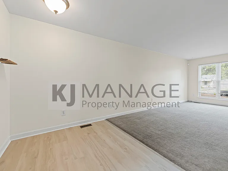 34713 Donnelly St — Photo 5