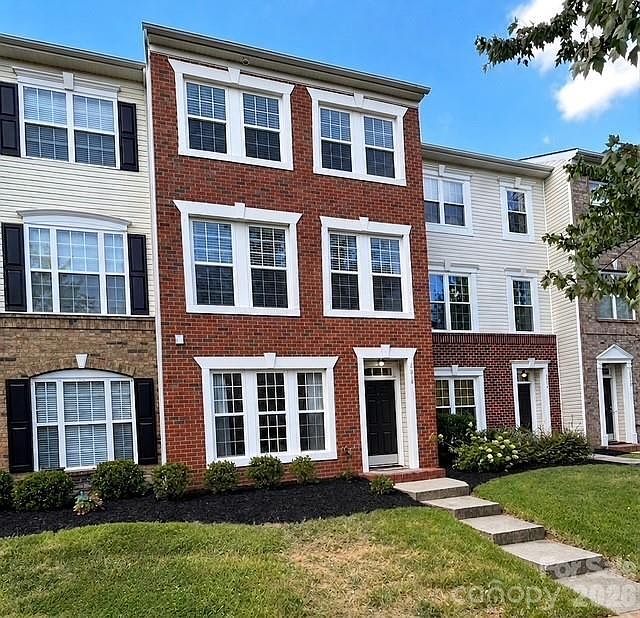 1st image of 9810 Kings Parade Blvd