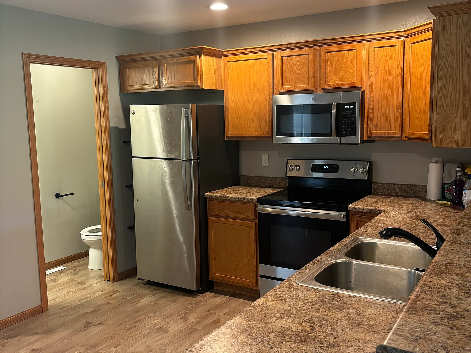 2 bed, 2.5 bath, 1500 sqft, $2,400 — Photo 1