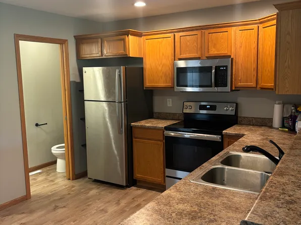 704 Secretariat Dr, Fairfax, IA 52228