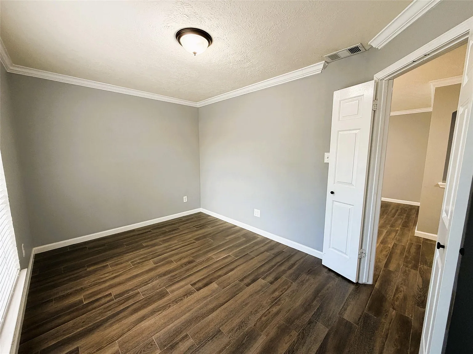 4 bed, 2.5 bath, 2650 sqft, $2,699 — Photo 3