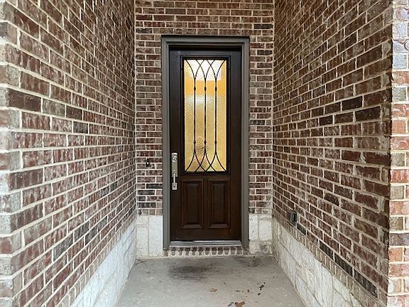 3rd image of 2403 Cabrillo Ln