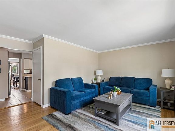 4th image of 90 Manalapan Ave