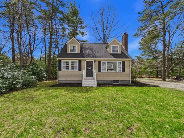 13 Albatross Ave, Wareham, MA 02571