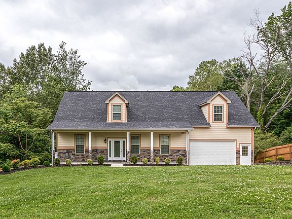 3rd image of 90 Holly Tree Dr