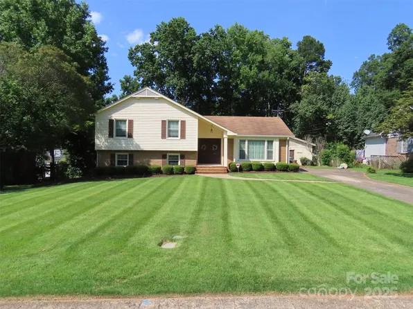 5823 Rupert Ln, Charlotte, NC 28215