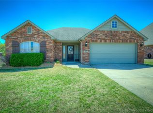 2405 W Quinton St, Broken Arrow, OK 74011