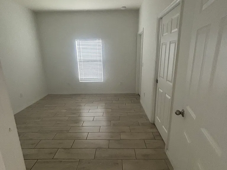 1902 Haviland Ave S #2 — Photo 5