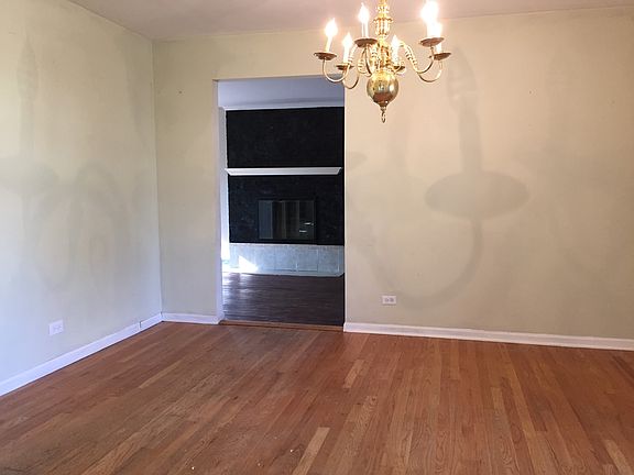 3rd image of 1306 S Fernandez Ave