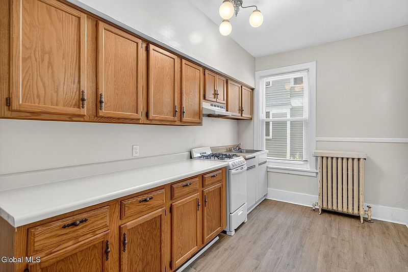4th image of 50 Manning Boulevard