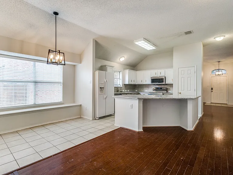 7046 Saint Augustine Dr — Photo 28