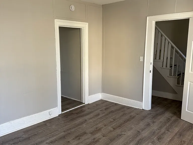 247 2nd St #1 — Photo 3