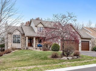 5876 Bradbury Ct, Inver Grove Heights, MN 55076