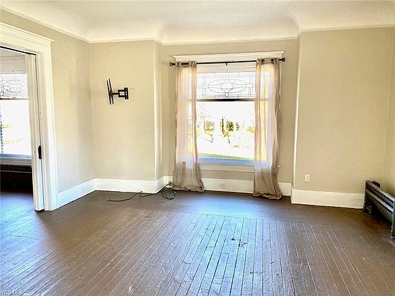 3rd image of 500 Oberlin Ave