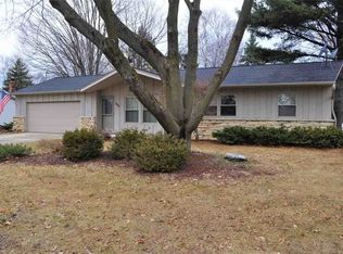 1516 Katers Dr, Green Bay, WI 54304