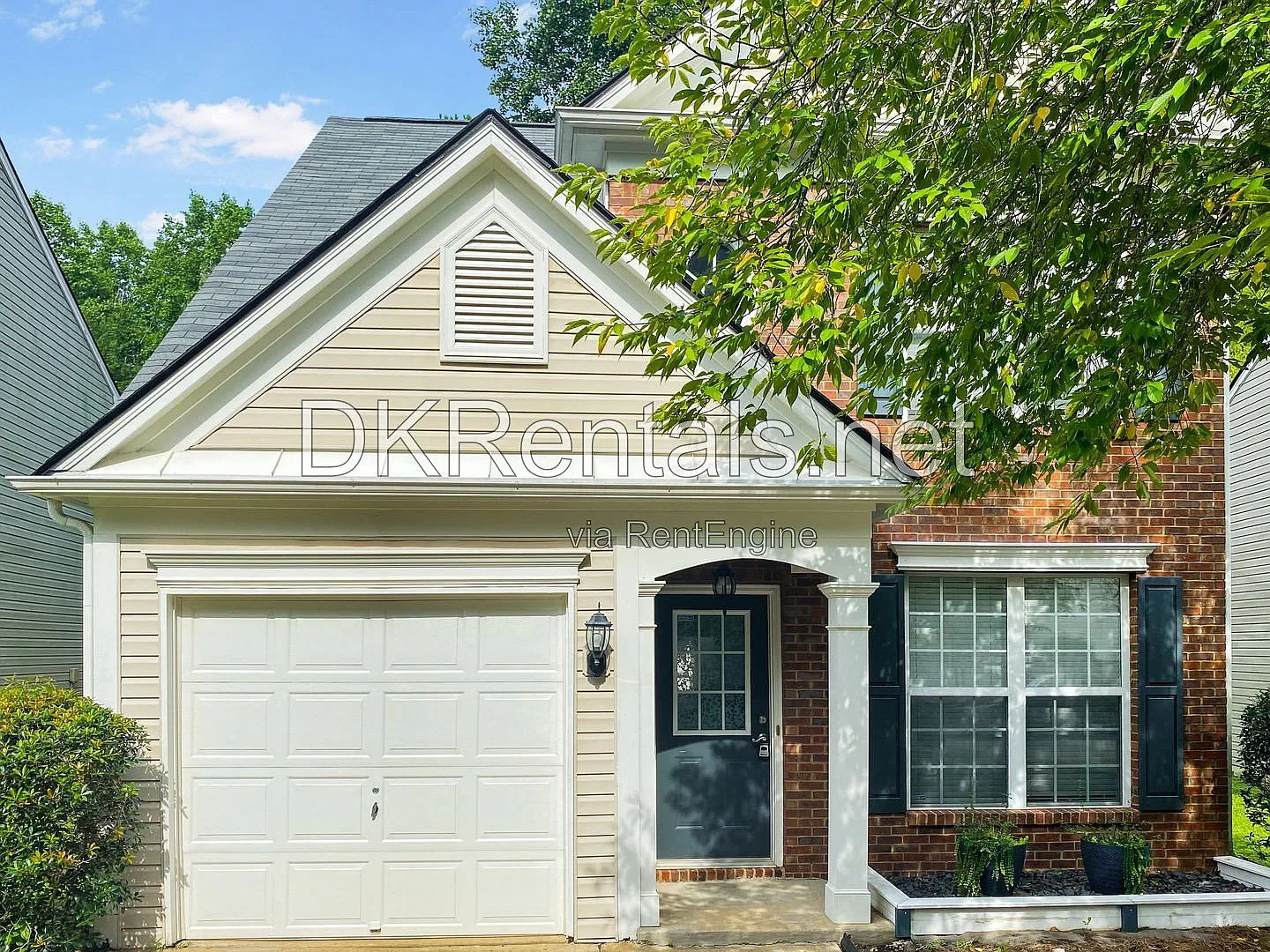 3 bed, 2.5 bath, 1435 sqft, $2,225 — Photo 2